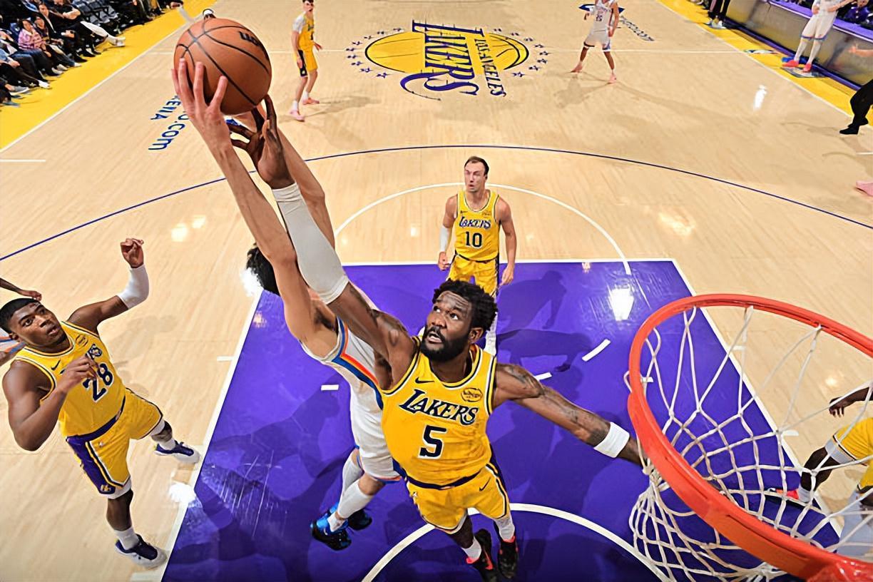 九游-心态又崩了！湖人先发中锋显然已经不想在场上好好打球了？